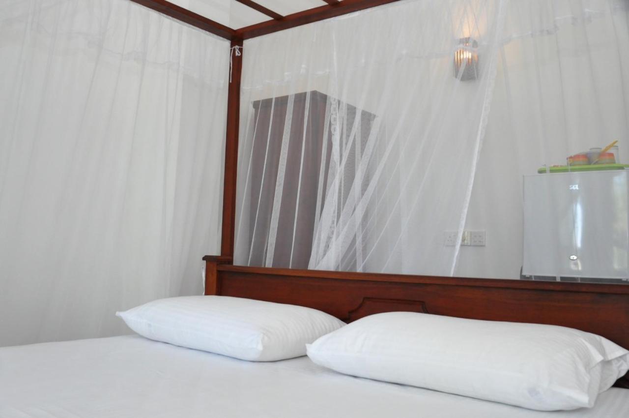 The Ocean Bed and Breakfast Unawatuna Eksteriør billede