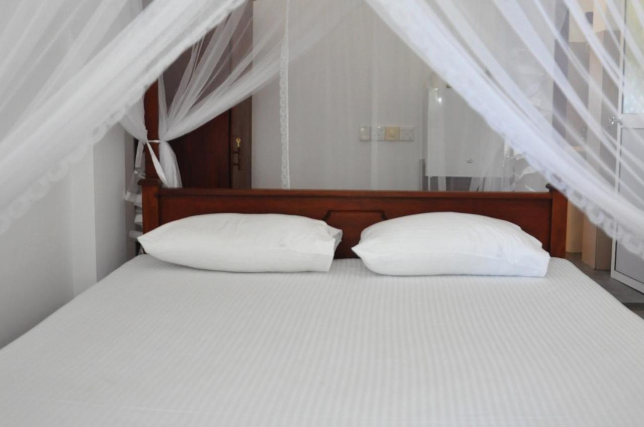 The Ocean Bed and Breakfast Unawatuna Eksteriør billede